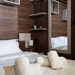 Under The Rocks Apartment