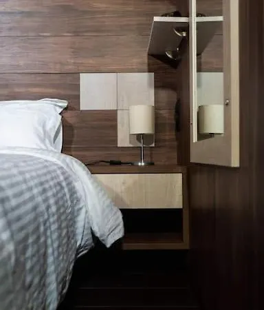 Under The Rocks Apartamento *