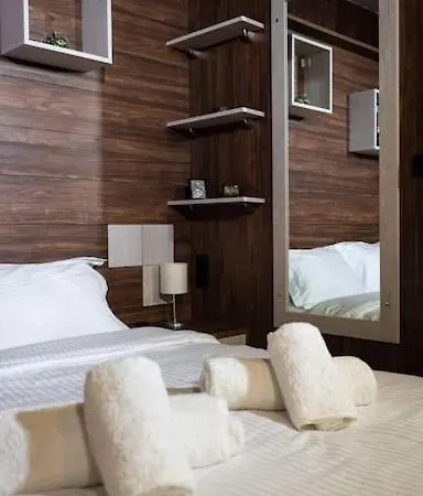 Under The Rocks Apartamento