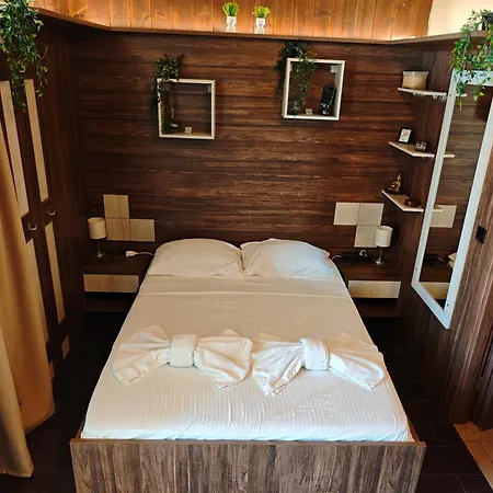 Under The Rocks Kalabáka